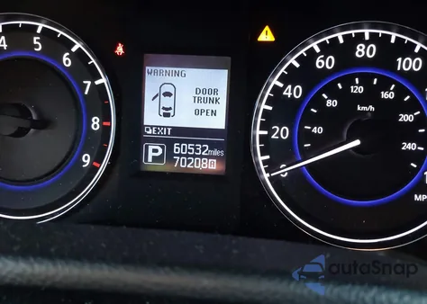 2015 Infiniti Q60 S Limited z USA, uszkodzony, nr VIN JN1CV6EK3FM870051